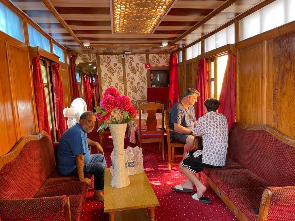 Mossess Group Of Houseboats Hotel Srīnagar Eksteriør billede