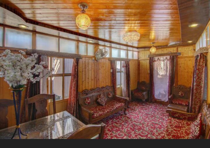 Mossess Group Of Houseboats Hotel Srīnagar Eksteriør billede